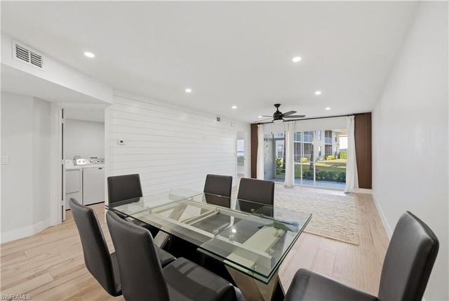 1330 Derbyshire CT E101, Naples, FL 34116