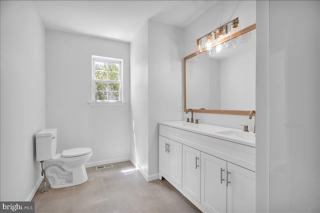 35 WILTONS LANDING RD, Sicklerville, NJ 08081