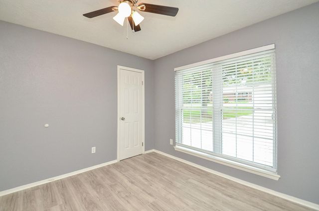 12791 Lake Conroe Hills Drive, Willis, TX 77318