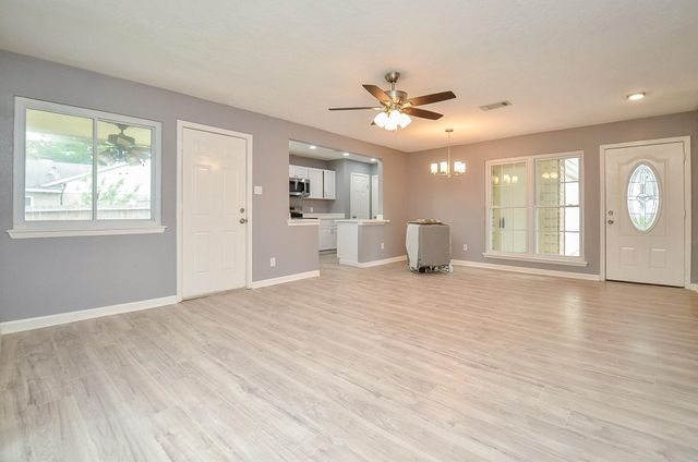 12791 Lake Conroe Hills Drive, Willis, TX 77318