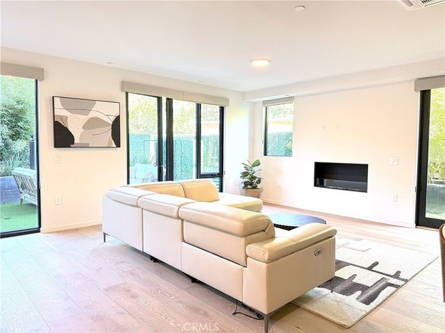 1618 Hilts Avenue 103, Los Angeles, CA 90024