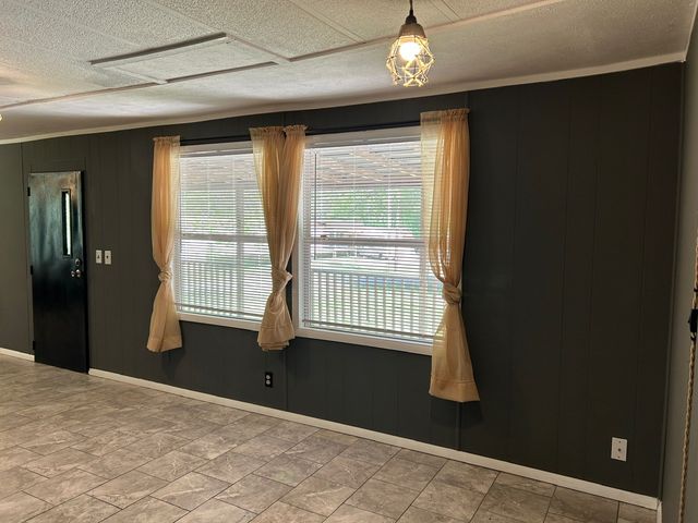 4461 S Creek Dr, Cookeville, TN 38506