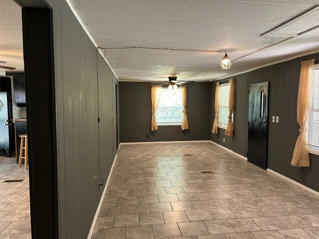 4461 S Creek Dr, Cookeville, TN 38506