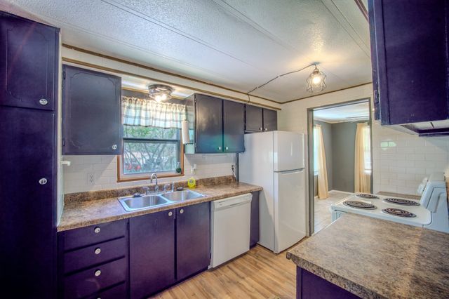 4461 S Creek Dr, Cookeville, TN 38506
