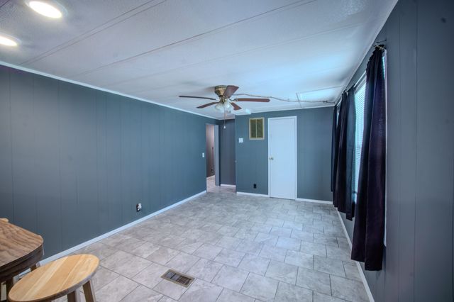 4461 S Creek Dr, Cookeville, TN 38506