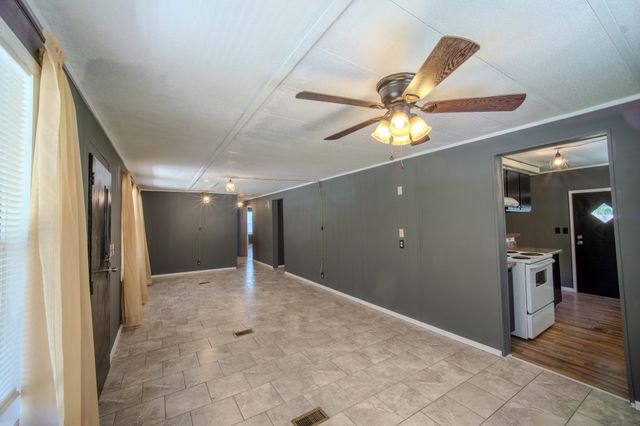 4461 S Creek Dr, Cookeville, TN 38506