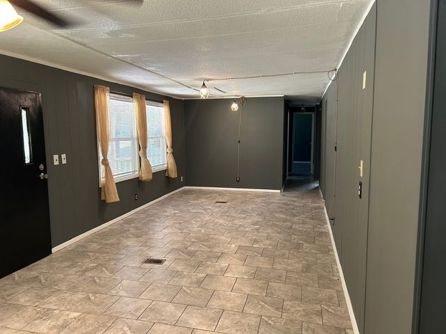 4461 S Creek Dr, Cookeville, TN 38506