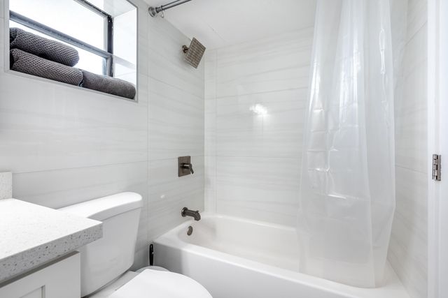 1700 N Congress 302, West Palm Beach, FL 33401