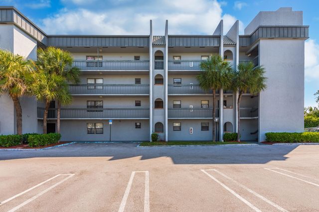 1700 N Congress 302, West Palm Beach, FL 33401