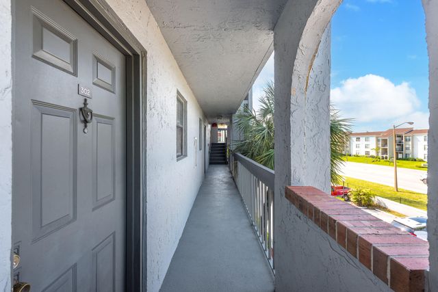 1700 N Congress 302, West Palm Beach, FL 33401