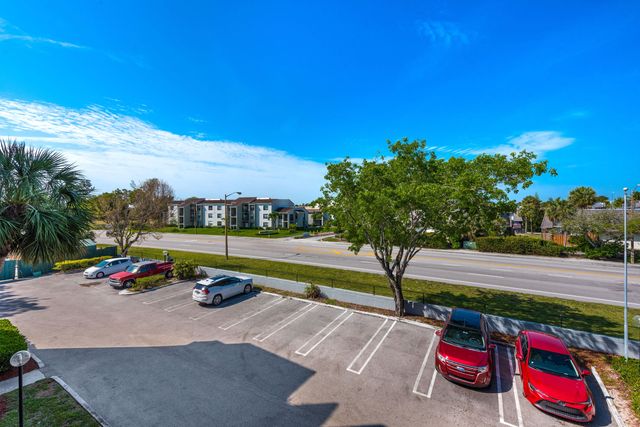 1700 N Congress 302, West Palm Beach, FL 33401