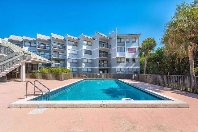 1700 N Congress 302, West Palm Beach, FL 33401