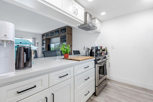 1700 N Congress 302, West Palm Beach, FL 33401