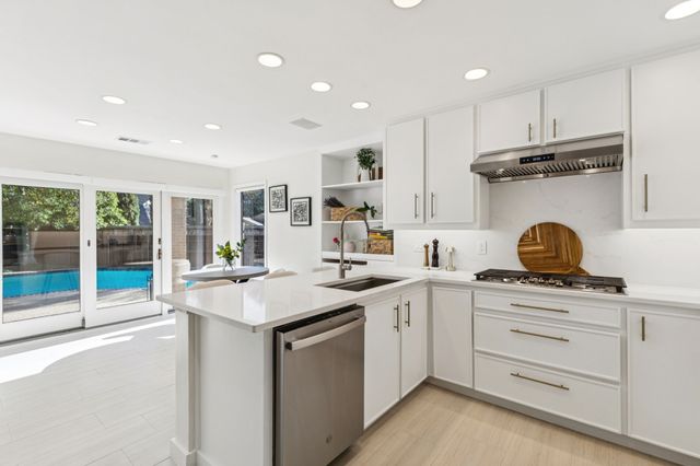 9616 Viewside Drive, Dallas, TX 75231