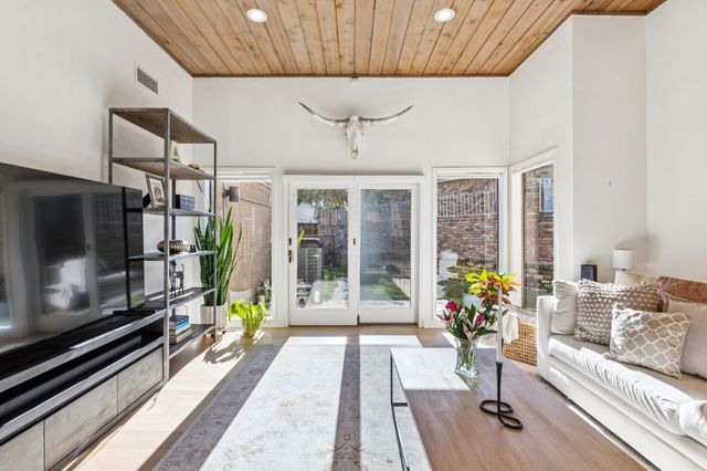 9616 Viewside Drive, Dallas, TX 75231