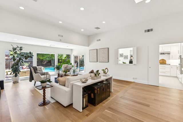 9616 Viewside Drive, Dallas, TX 75231