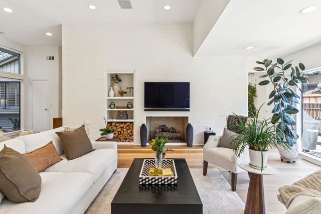 9616 Viewside Drive, Dallas, TX 75231