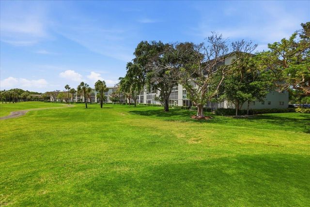 3004 Portofino Isle E2, Coconut Creek, FL 33066