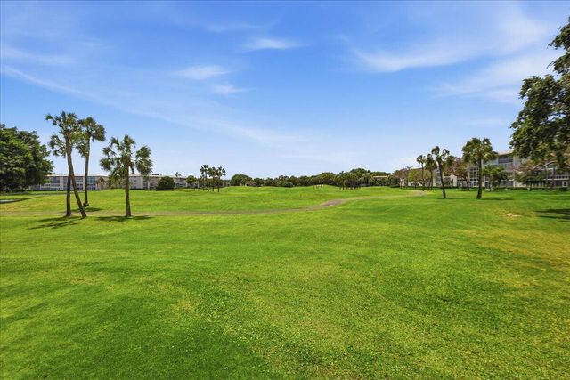 3004 Portofino Isle E2, Coconut Creek, FL 33066