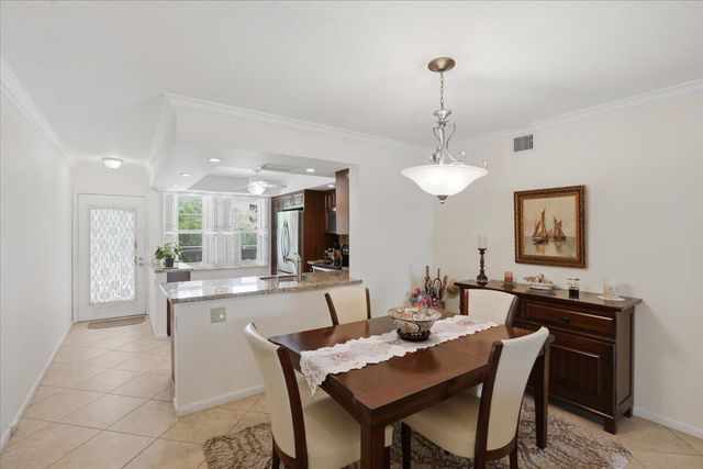 3004 Portofino Isle E2, Coconut Creek, FL 33066