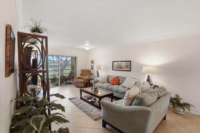 3004 Portofino Isle E2, Coconut Creek, FL 33066