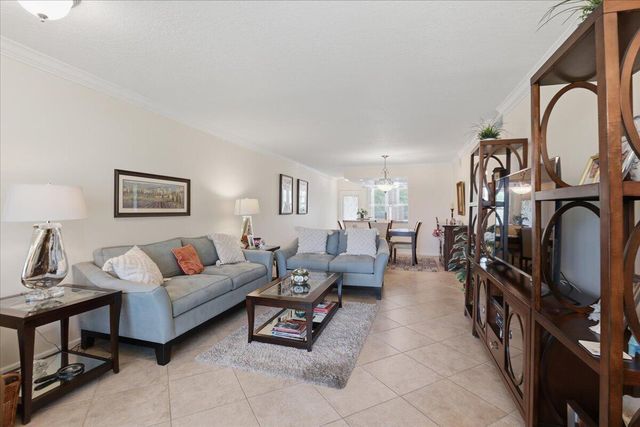 3004 Portofino Isle E2, Coconut Creek, FL 33066