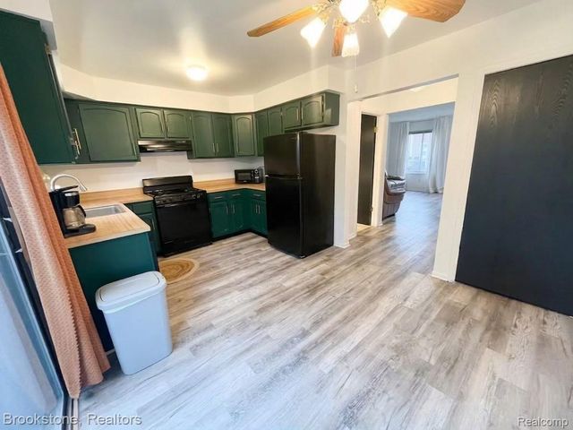 16369 Brittany Drive, Roseville, MI 48066