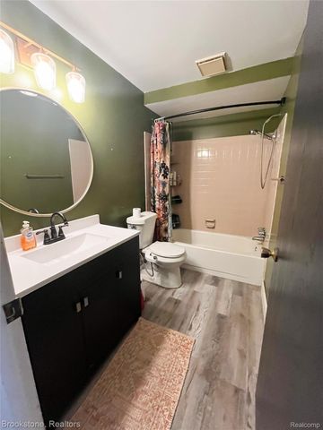 16369 Brittany Drive, Roseville, MI 48066