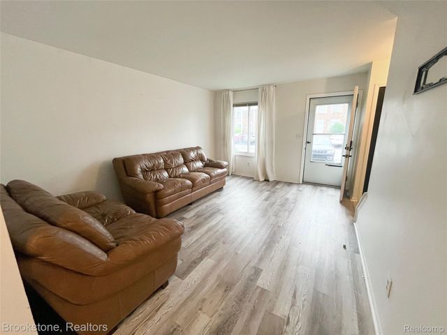 16369 Brittany Drive, Roseville, MI 48066