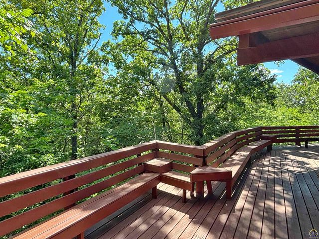 8827 Greenwood AVE, Ozawkie, KS 66070