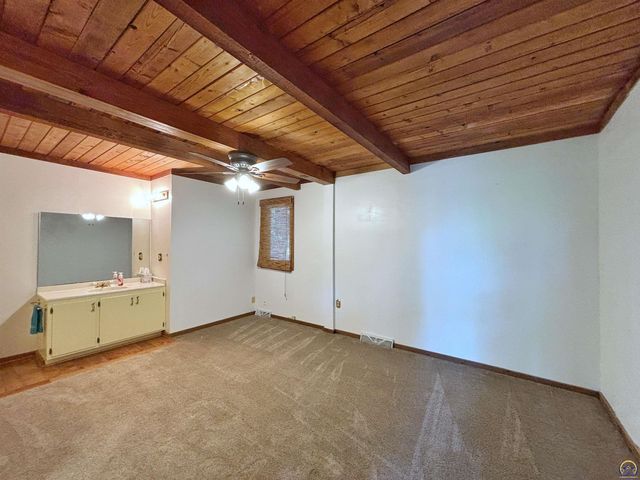 8827 Greenwood AVE, Ozawkie, KS 66070