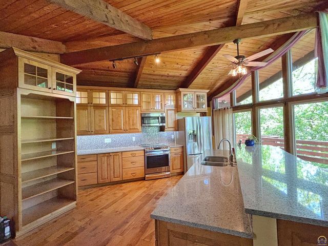 8827 Greenwood AVE, Ozawkie, KS 66070