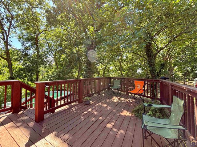 8827 Greenwood AVE, Ozawkie, KS 66070