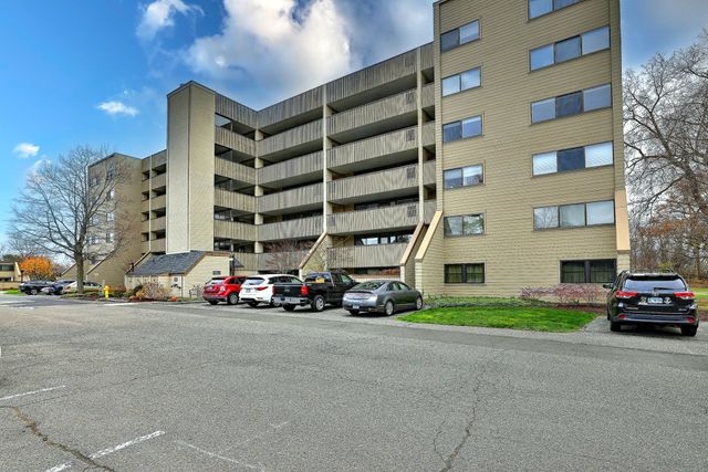 85 Viscount Drive A26, Milford, CT 06460