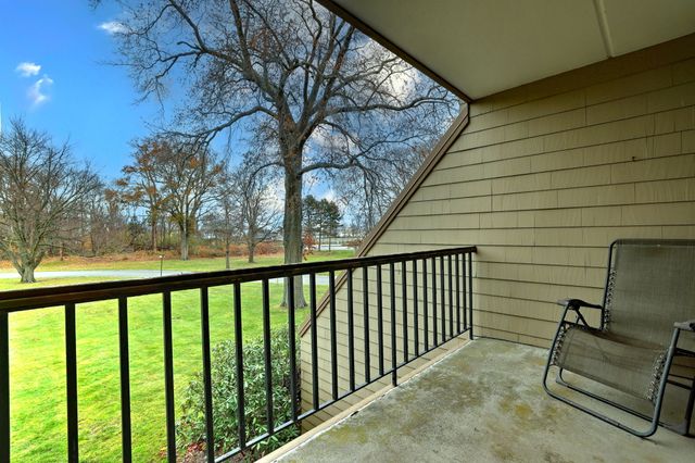 85 Viscount Drive A26, Milford, CT 06460