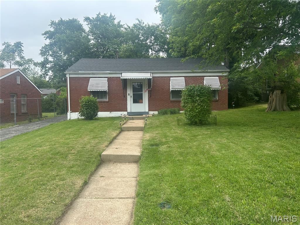 7217 Mallard Drive, St Louis, MO 63133