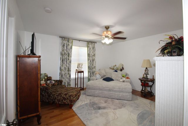 178 Tuscany Lane, Chesnee, SC 29323