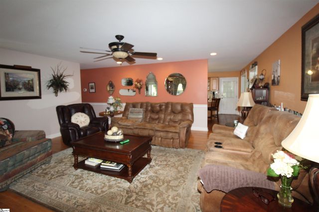 178 Tuscany Lane, Chesnee, SC 29323