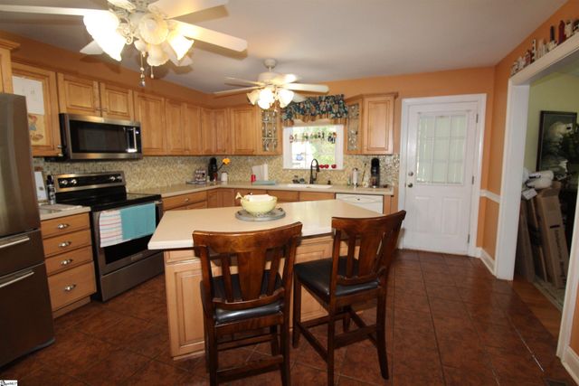178 Tuscany Lane, Chesnee, SC 29323
