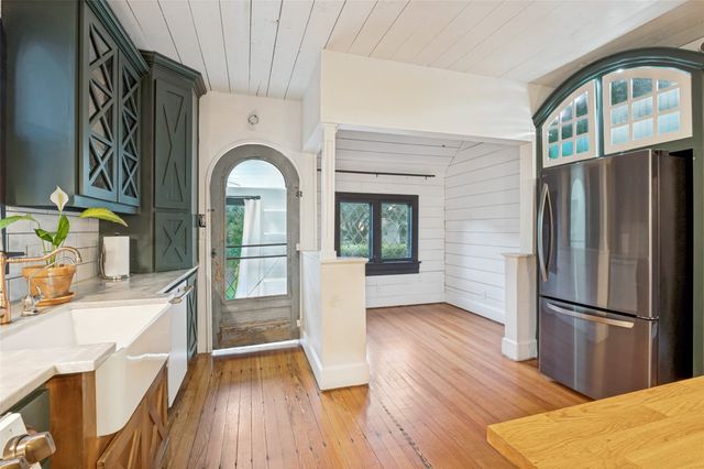 306 Harbin Avenue, Waxahachie, TX 75165