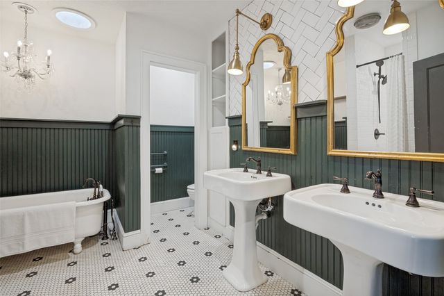 306 Harbin Avenue, Waxahachie, TX 75165