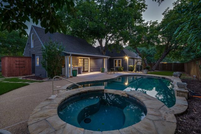 306 Harbin Avenue, Waxahachie, TX 75165