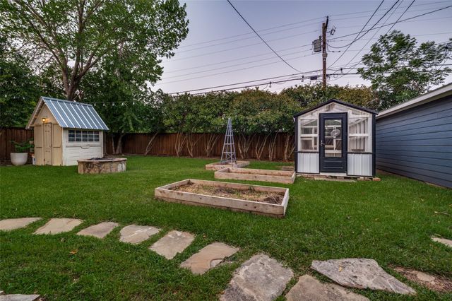 306 Harbin Avenue, Waxahachie, TX 75165