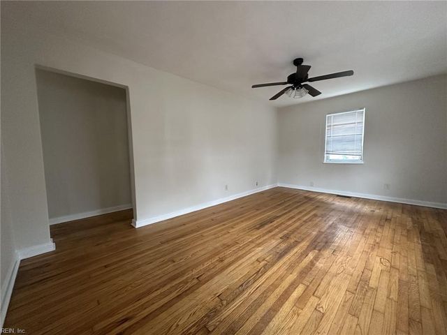 9520 Warwick AVE, Norfolk, VA 23503