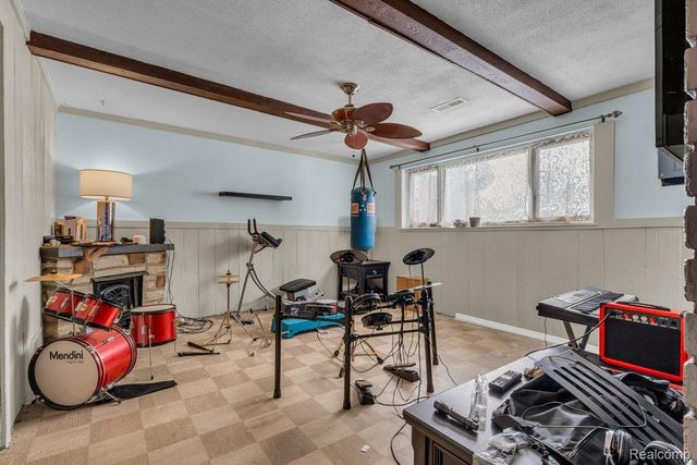 35759 Somerset Street, Westland, MI 48186