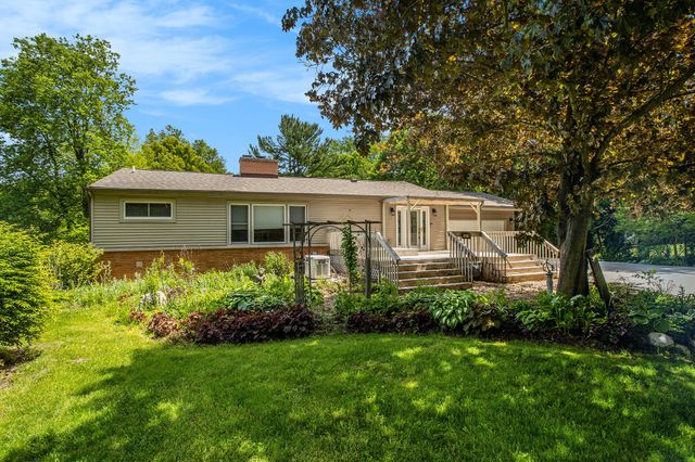 19016 11 Mile Road, Battle Creek, MI 49014