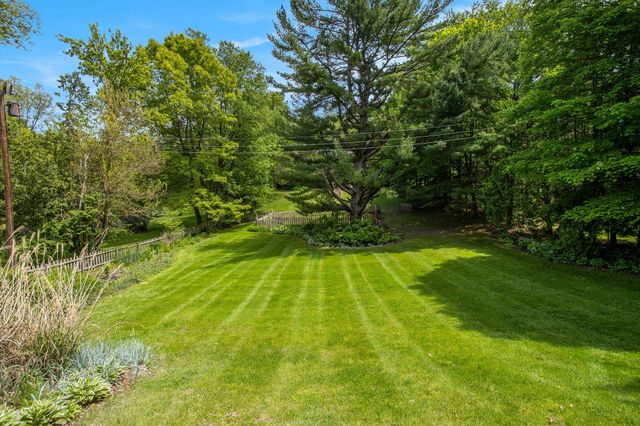 19016 11 Mile Road, Battle Creek, MI 49014