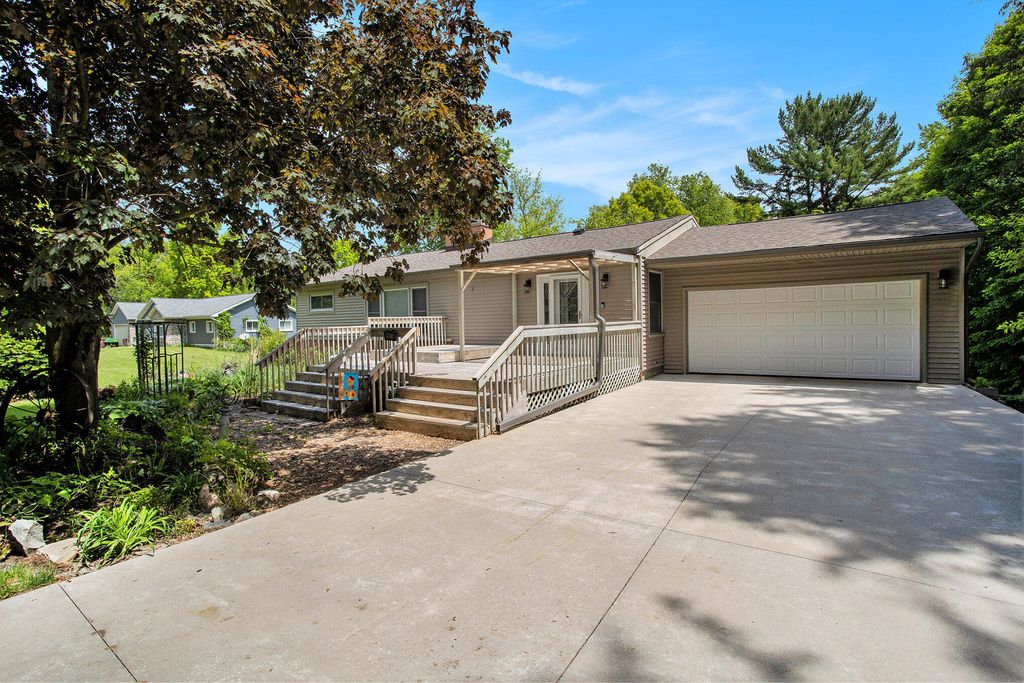 19016 11 Mile Road, Battle Creek, MI 49014