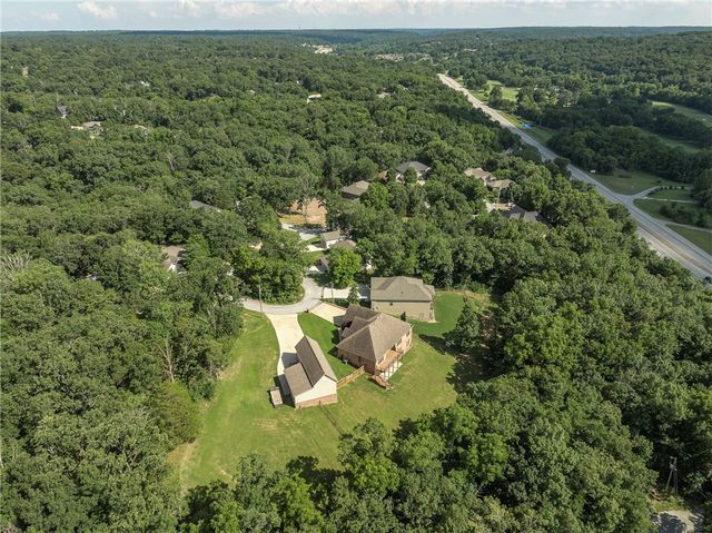 5 Bere Circle, Bella Vista, AR 72714