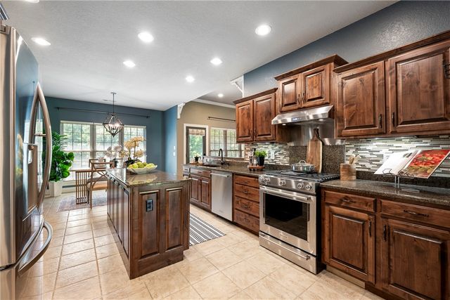 5 Bere Circle, Bella Vista, AR 72714